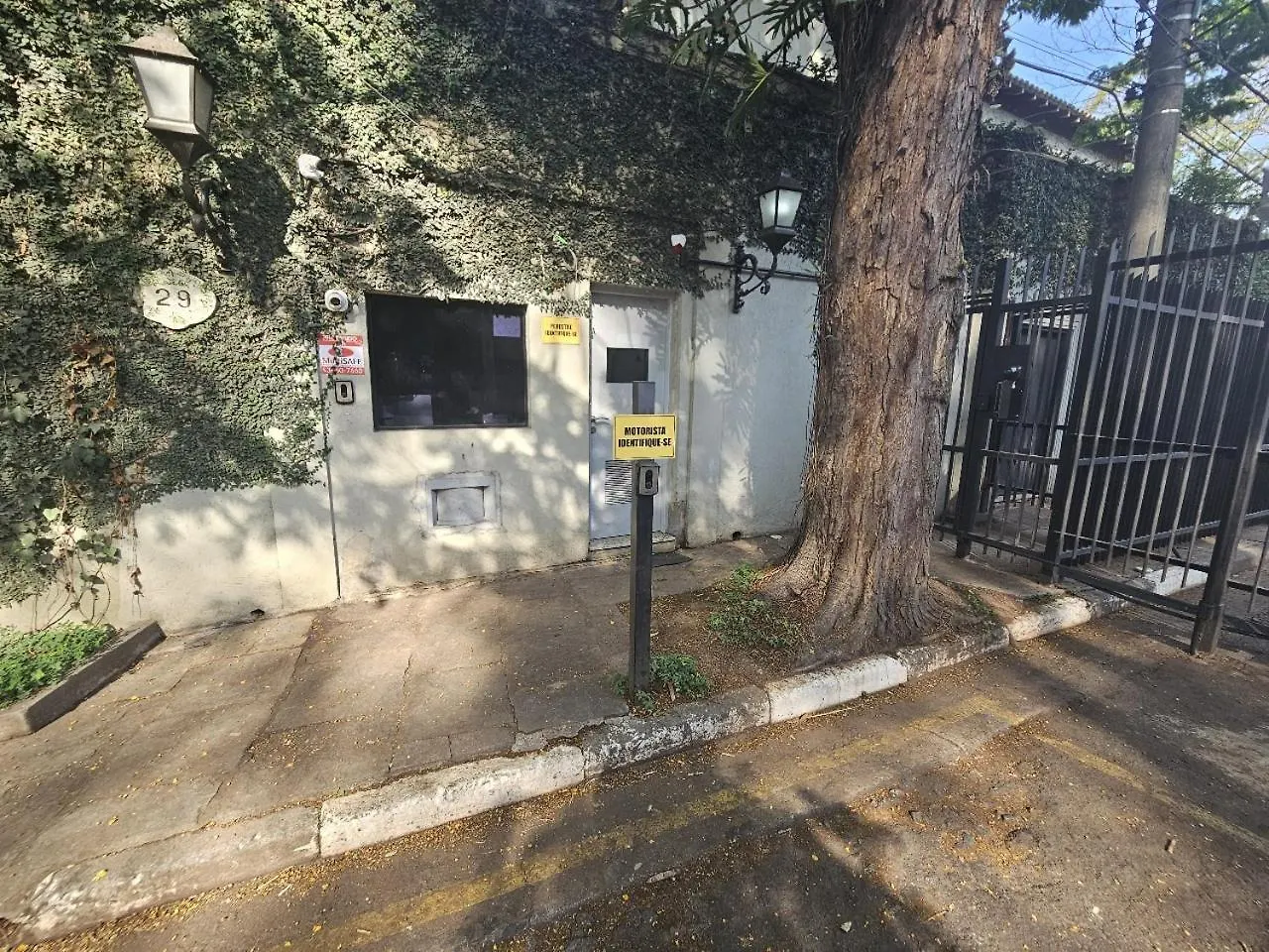 Linda Casa Em Rua Fechada Com Vista Proxima Ao Shopping Cidade Jardim São Paulo Villa