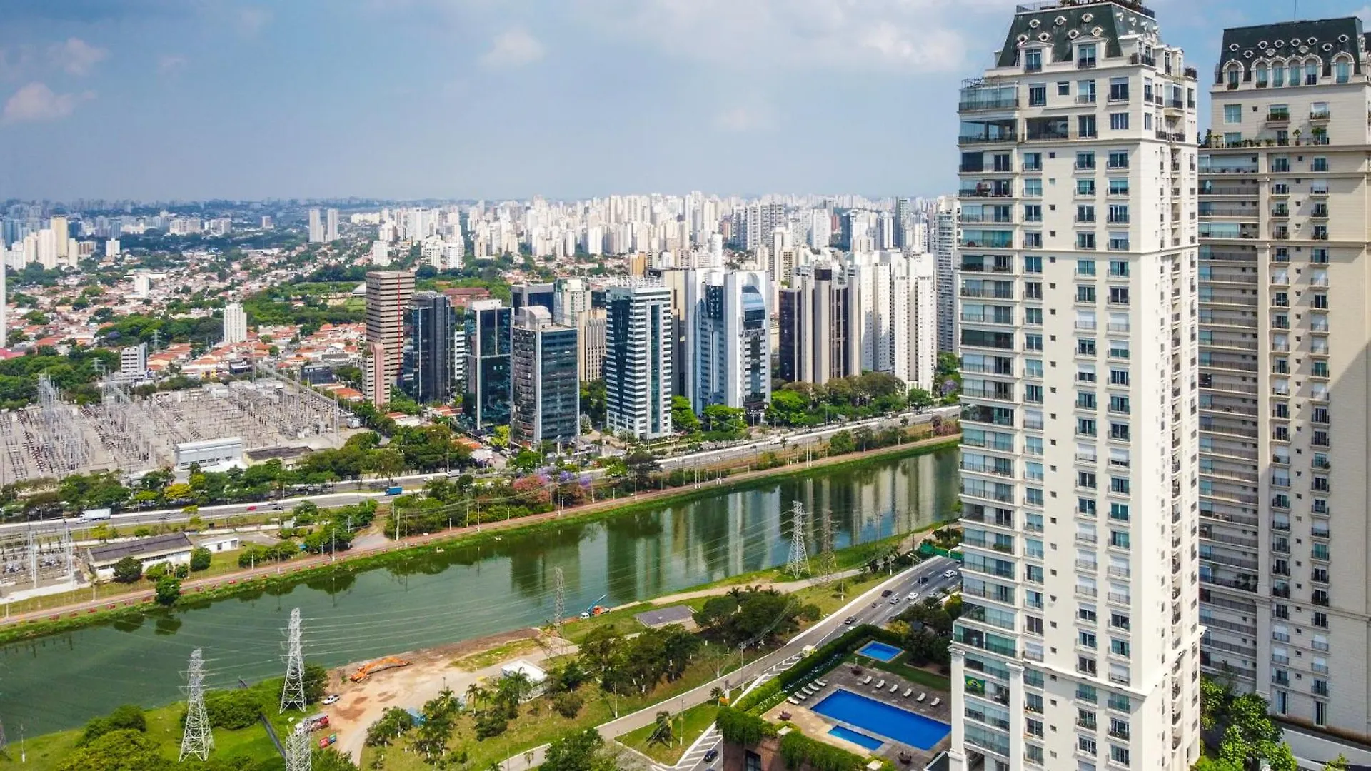 Linda Casa Em Rua Fechada Com Vista Proxima Ao Shopping Cidade Jardim Sao Paulo Villa