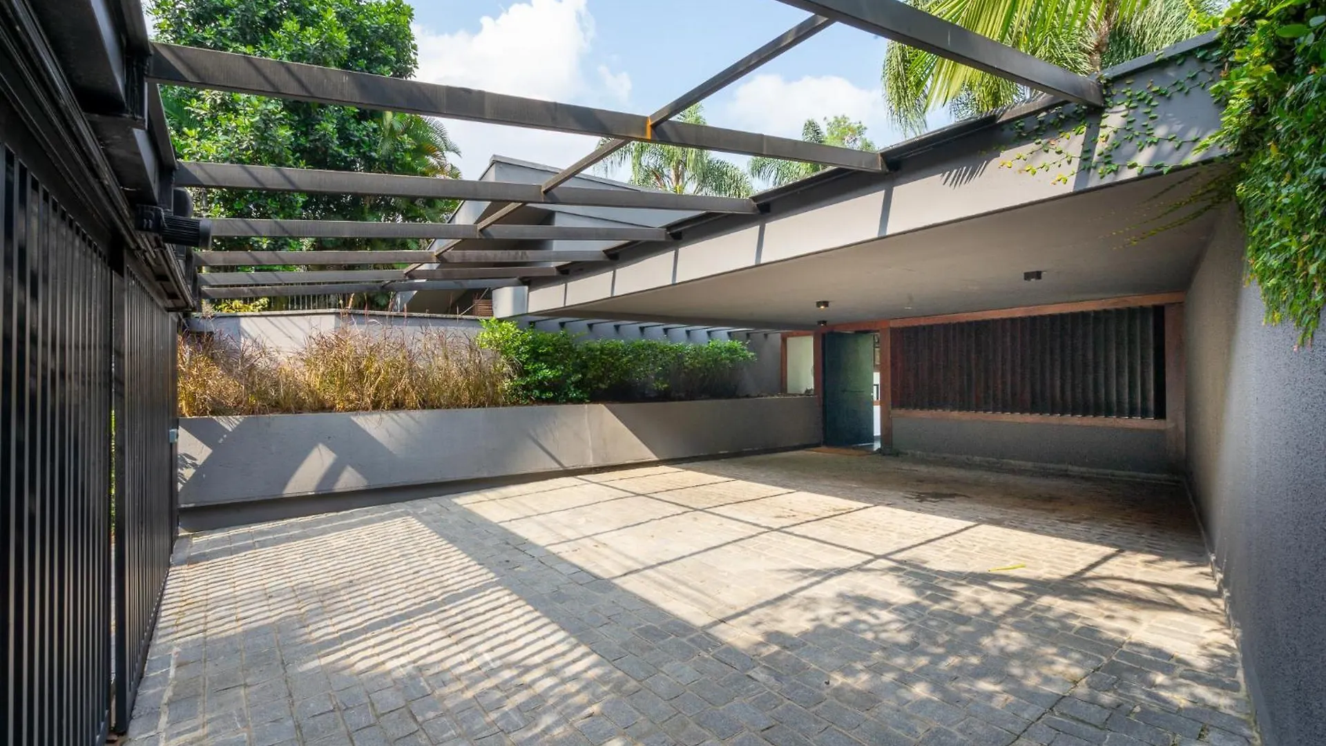 Linda Casa Em Rua Fechada Com Vista Proxima Ao Shopping Cidade Jardim Sao Paulo