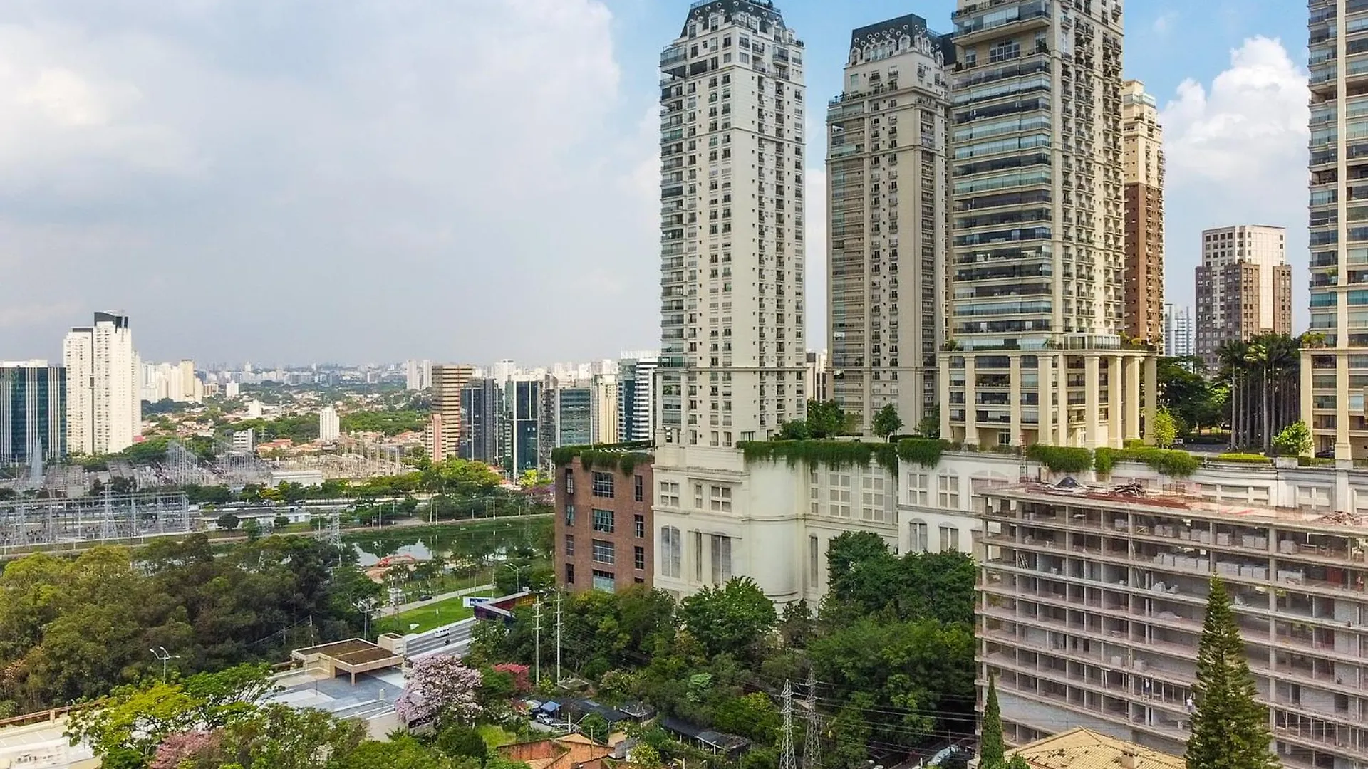 Villa Linda Casa Em Rua Fechada Com Vista Proxima Ao Shopping Cidade Jardim Sao Paulo